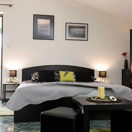 Apartment Zara Lovran