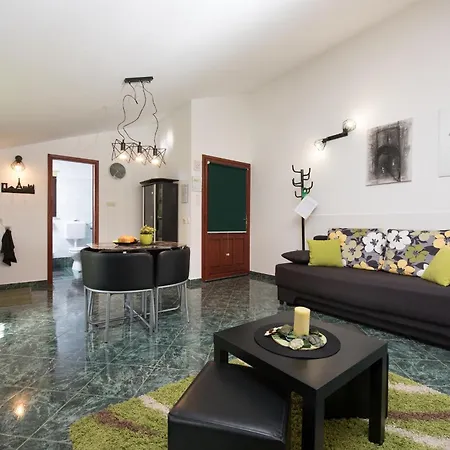 Apartment Zara Lovran